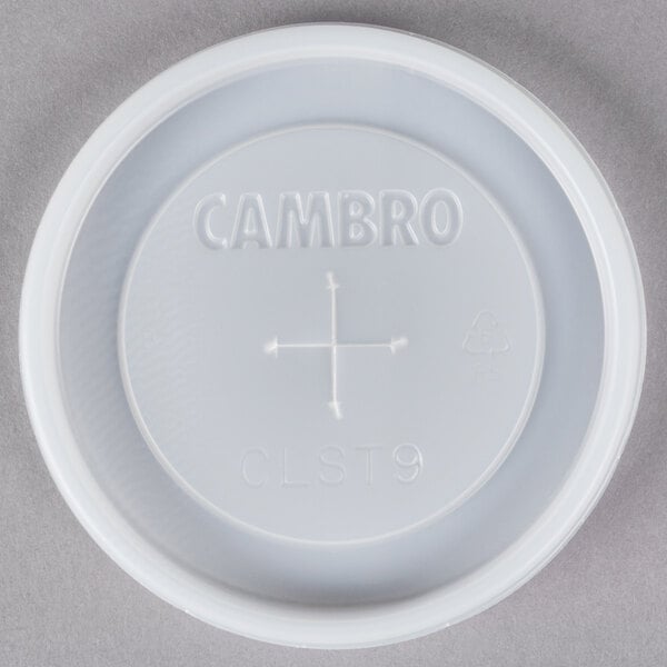 A white Cambro lid with text that reads "Cambro"