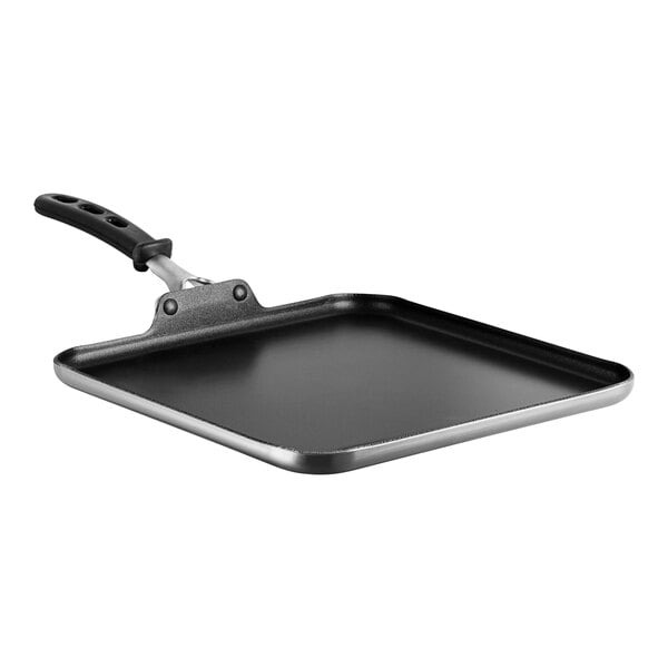 Vollrath Tribute 12 Tri-Ply Stainless Steel Non-Stick Griddle with  Ceramiguard II Coating and Black Silicone Handle 702412