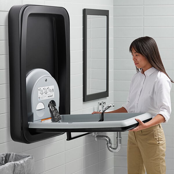 Black changing outlet tables