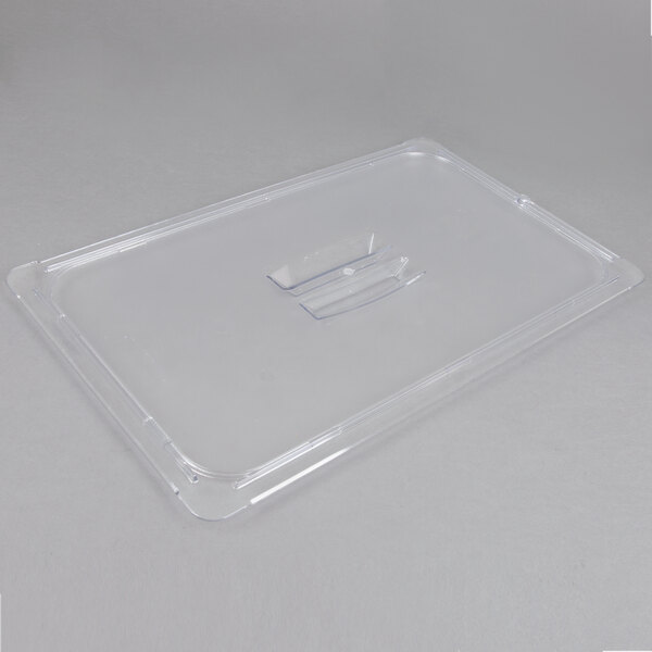 A Carlisle clear plastic lid with a handle.