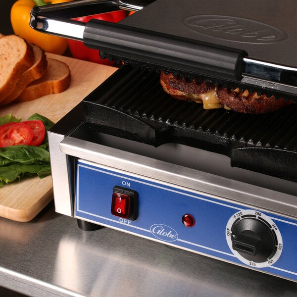 Globe GPG10 Bistro Series Sandwich Grill with Grooved Plates - 10" x 10" Cooking Surface - 120V, 1800W