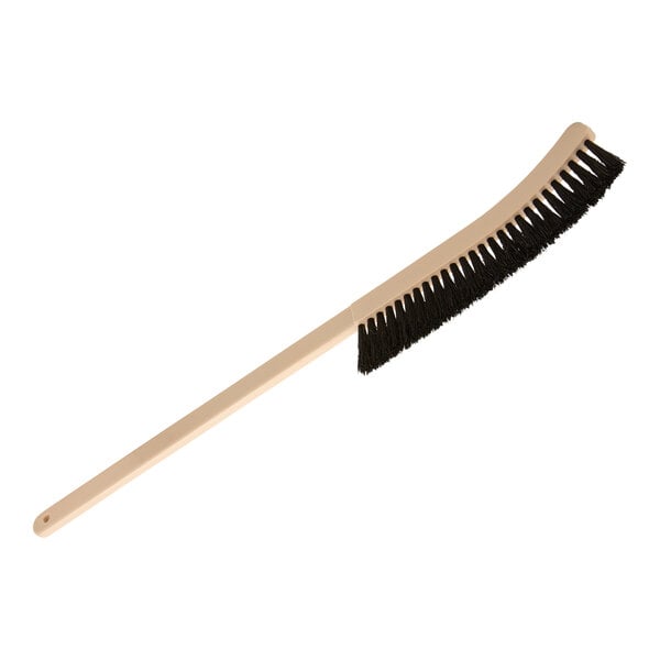 A Carlisle narrow detail brush with black bristles.