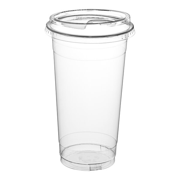 A clear plastic Choice 32 oz. plastic cup with a lid.