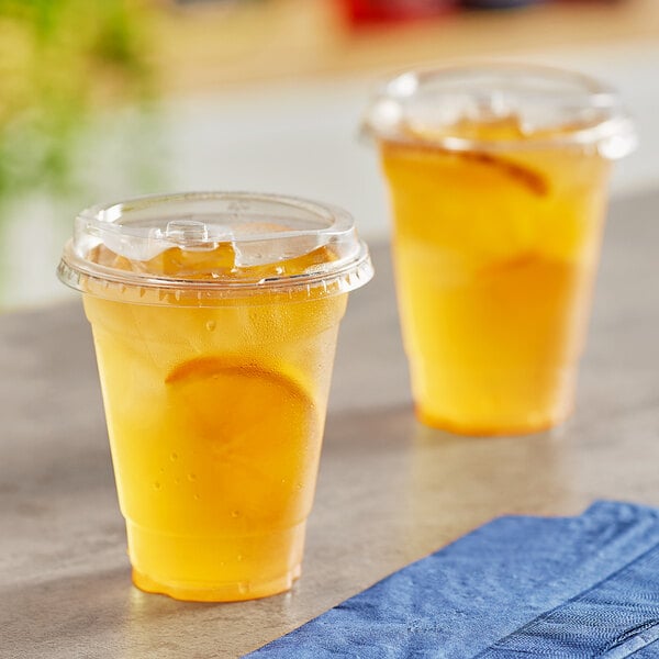 Clear Plastic Cups with Strawless Sip Lids for Iced coffee tea juice