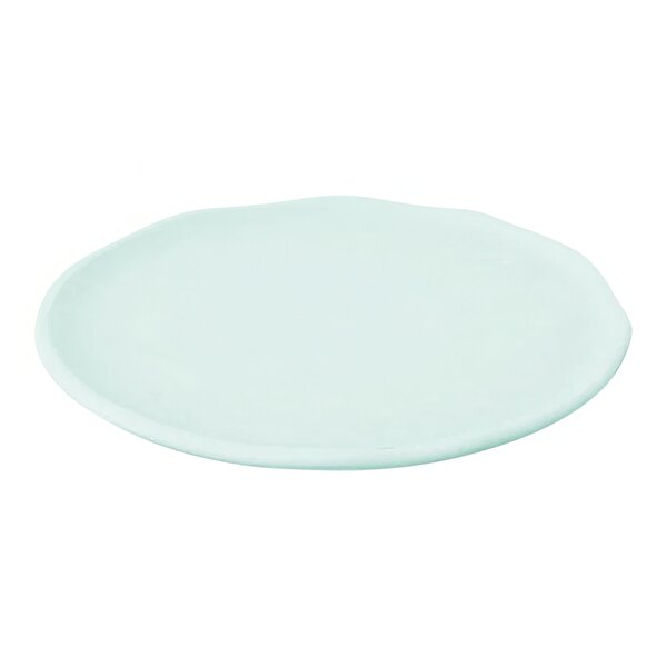 A white Dalebrook melamine plate with a blue circle.