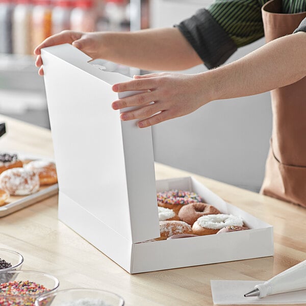 Baker's Lane 15" x 11 1/2" x 2 1/4" White Customizable Auto-Popup Donut / Bakery Box - 10/Pack
