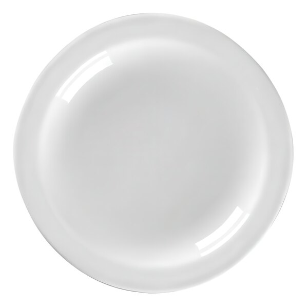 A RAK Youngstown ivory narrow rim porcelain plate on a white background.