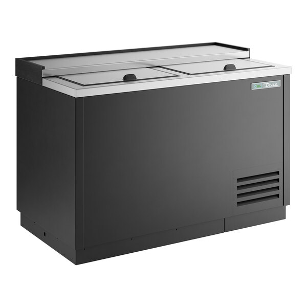 A black True glass froster with a glass top.