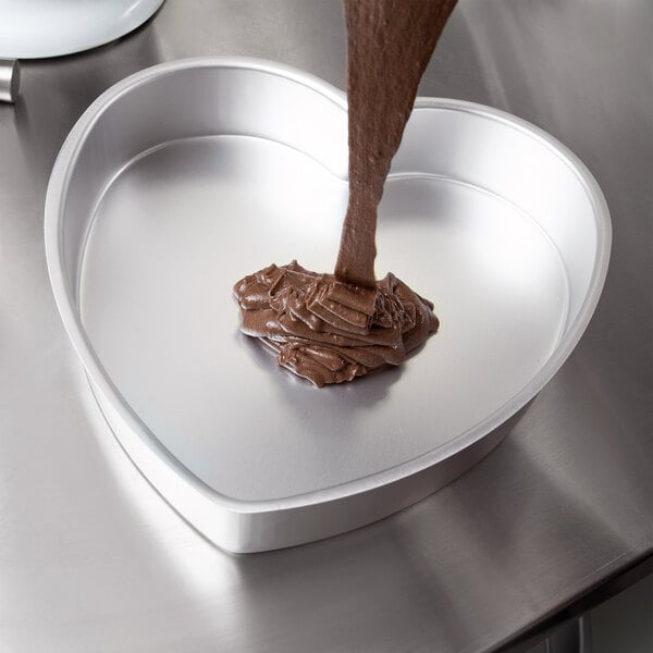 Wilton Decorator Preferred 8 x 2 Aluminum Heart-Shaped Cake Pan – JRJ  Food Equipment