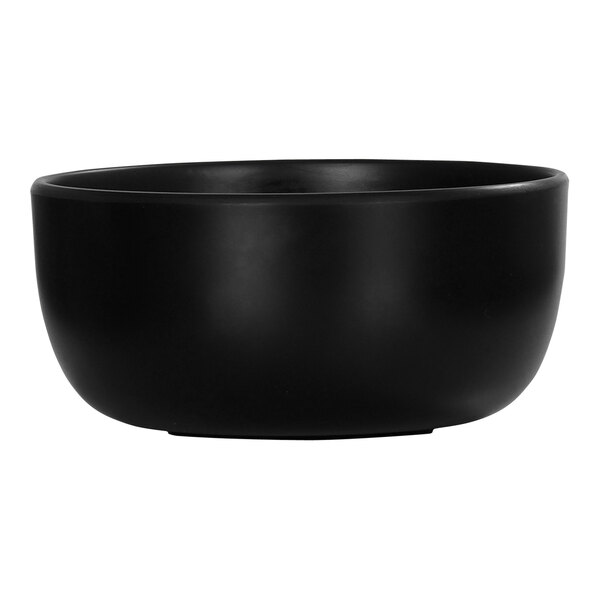 A black Cal-Mil Oslo melamine bowl.