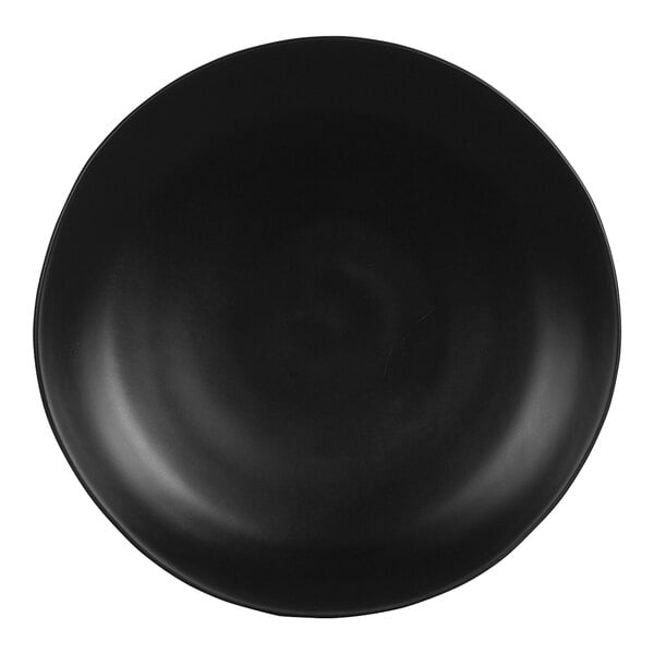 A black Cal-Mil melamine coupe plate.