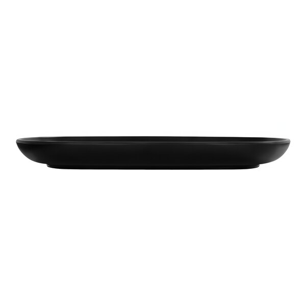 A black rectangular Cal-Mil Oslo melamine plate.