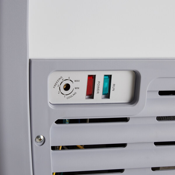 An Avantco Custom Vinyl Flat Top Display Ice Cream Freezer with a white background.