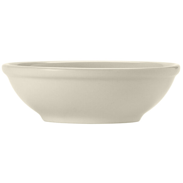 A Libbey Porcelana cream white bowl.