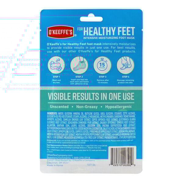 A blue and white package of O'Keeffe's Healthy Feet Intensive Moisturizing Foot Mask with text and images.