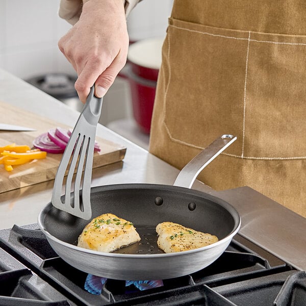 Vigor A3000 Series 10" Aluminum Fry Pan with Non-Stick QuanTanium Coating and Plated Handle