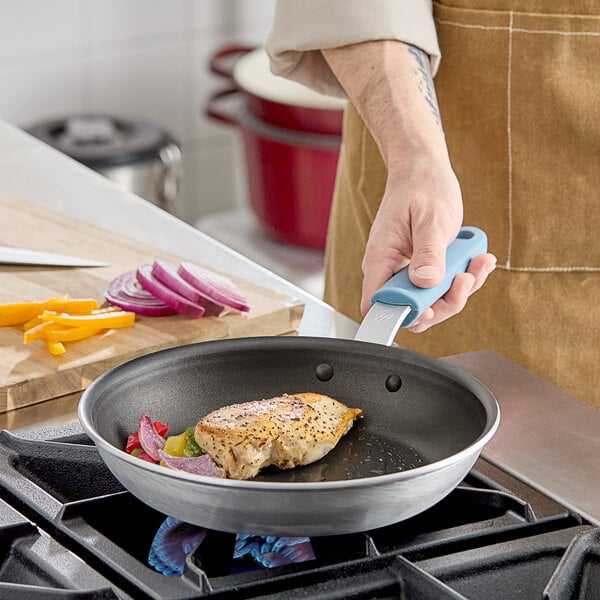 Vigor A3000 Series 10" Aluminum Fry Pan with Non-Stick QuanTanium Coating and Silicone Grip