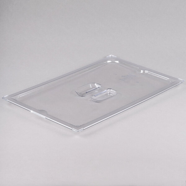 A Vollrath clear plastic lid on a food container.