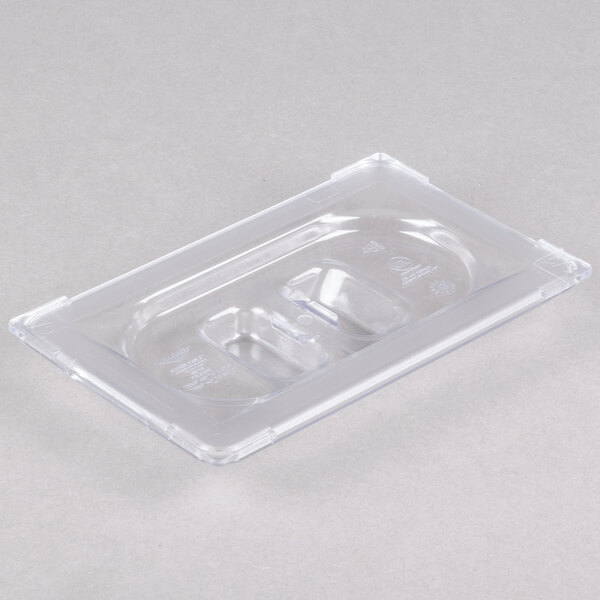 A clear plastic Vollrath 31900 Super Pan lid.