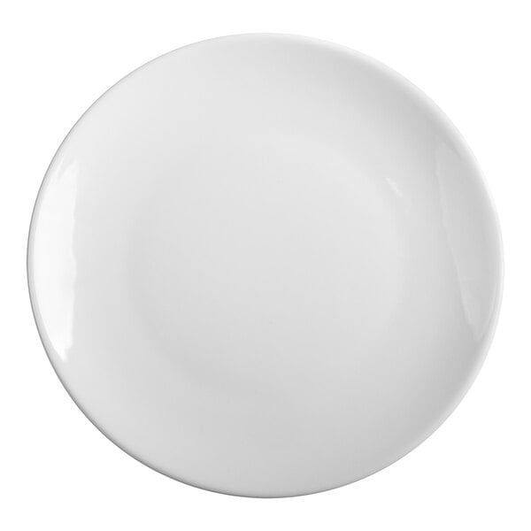 A close up of a HydroZero Ivory by Oneida round porcelain plate with a white background.