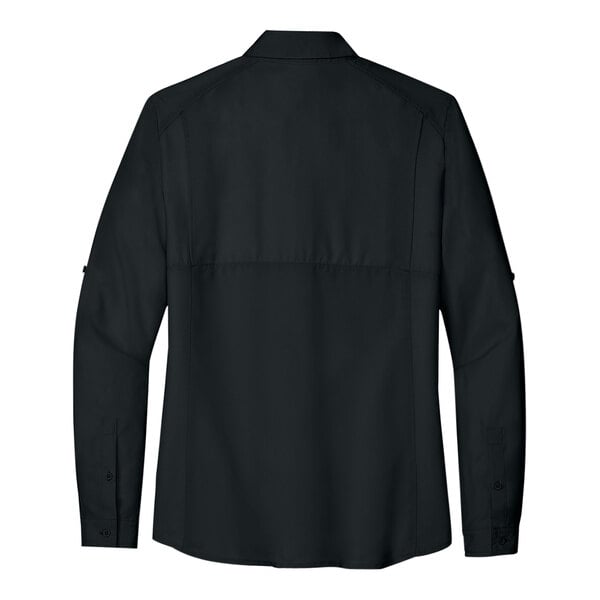 A black shirt with short sleeves.