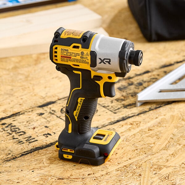DeWalt 20V MAX XR 1/4" 3-Speed Cordless Brushless Impact Driver with Belt Hook DCF845B