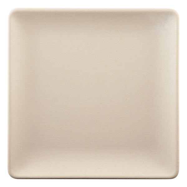 A square papyrus-colored plate with a white surface