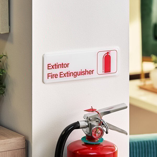 Lavex 9" x 3" Red and White Extintor / Fire Extinguisher Sign