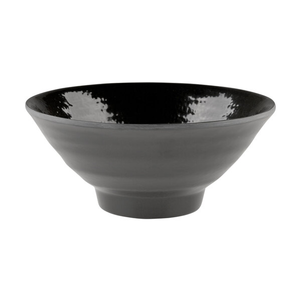 A close-up of a black Elite Global Solutions Pebble Creek bowl.