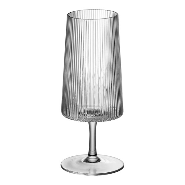 An Acopa Lore goblet with a straight rim.