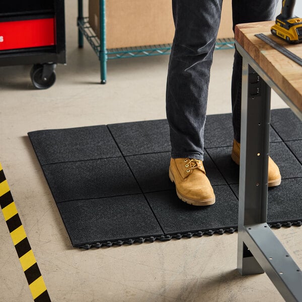 Lavex 3' x 3' Amoebic Rubber Interlocking Floor Mat - 5/8" Thick