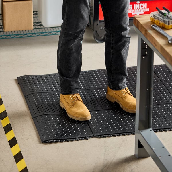 Lavex 3' x 3' Diamond Rubber Interlocking Floor Mat - 1/2" Thick