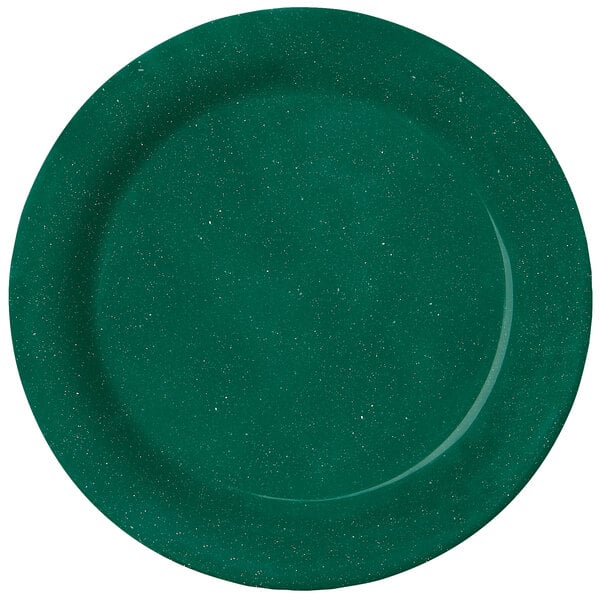 A Kentucky Green melamine plate with a dark green rim.