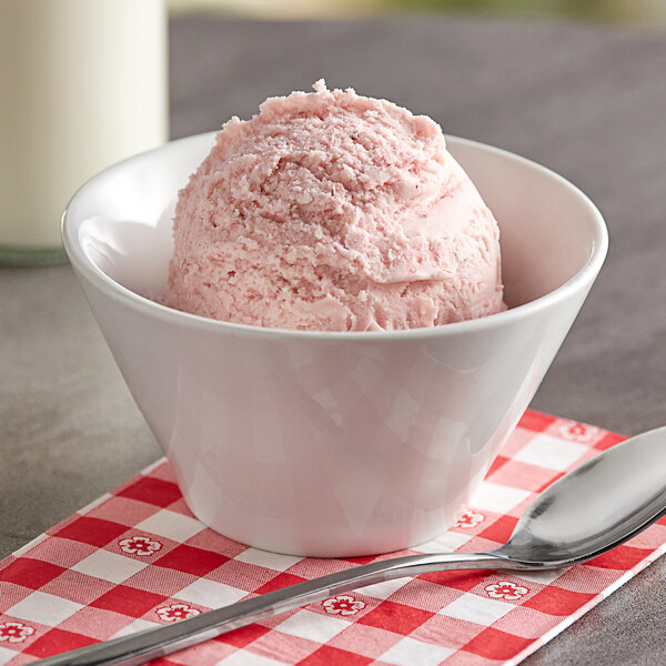 Strawberry gelato in a bowl