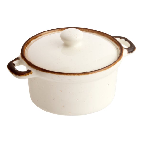 Acopa Keystone 8 oz. Vanilla Bean Porcelain Mini Casserole Dish with Lid - 24/Case