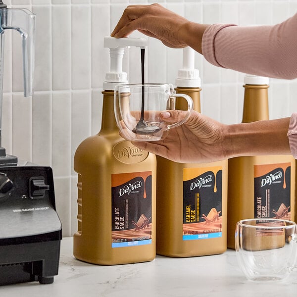 DaVinci Gourmet Sugar-Free Chocolate Flavoring Sauce 64 fl. oz. - 6/Case