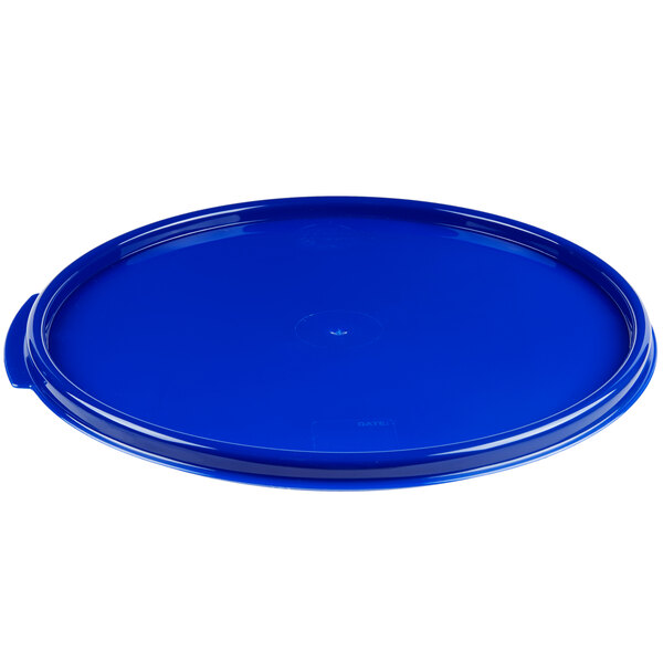A blue plastic Carlisle food storage container lid.