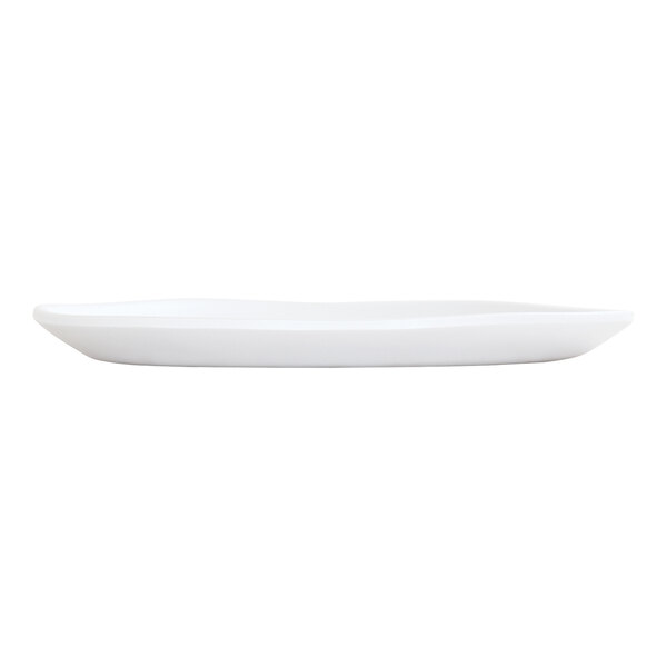 A white round melamine plate.