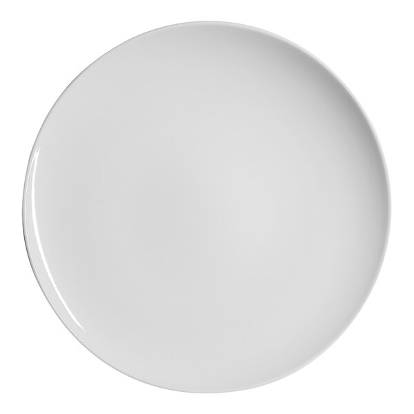 A round, warm white porcelain coupe flat plate.