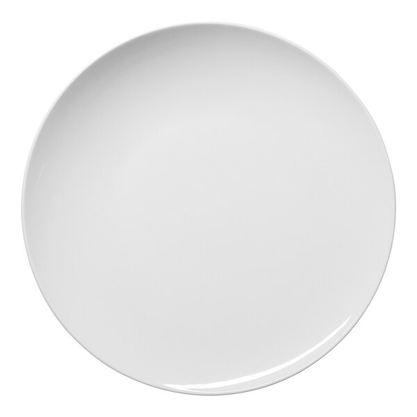A round, warm white porcelain coupe flat plate with a slanted edge.