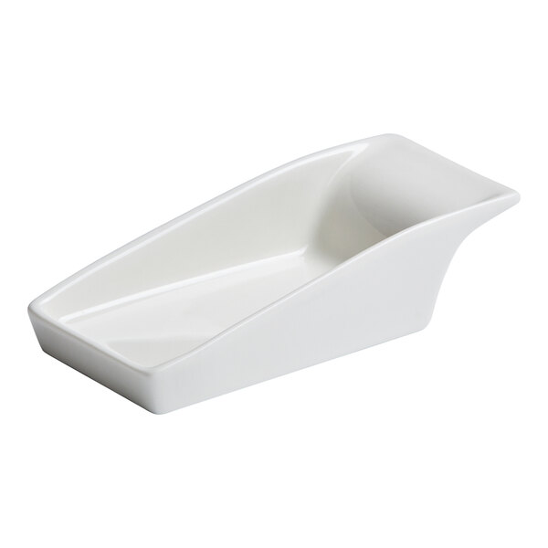 A small ivory rectangular slanted porcelain coupe bowl.