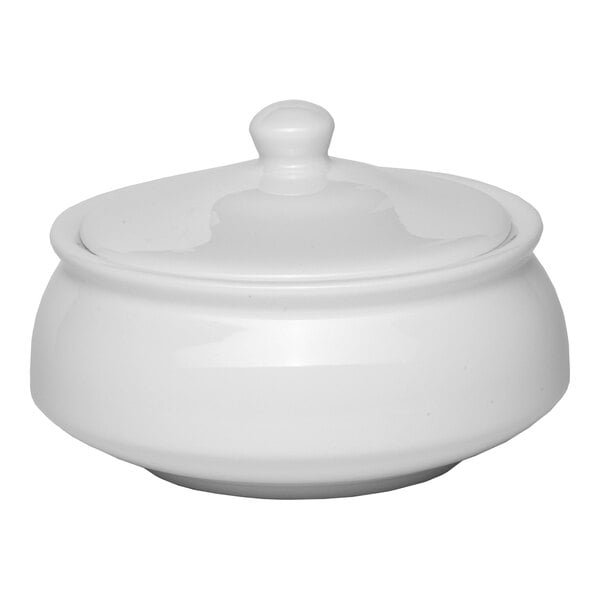 A round ivory porcelain soup bowl with a lid.