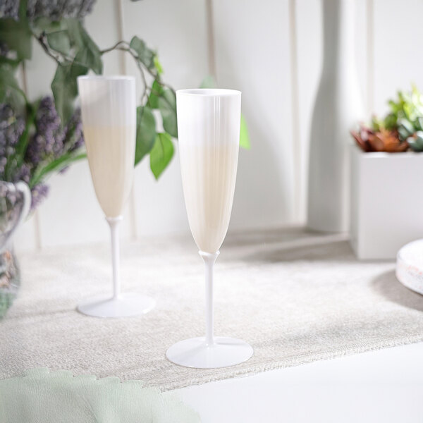 Posh Setting 6 oz. White 1-Piece Plastic Champagne Flute - 96/Case