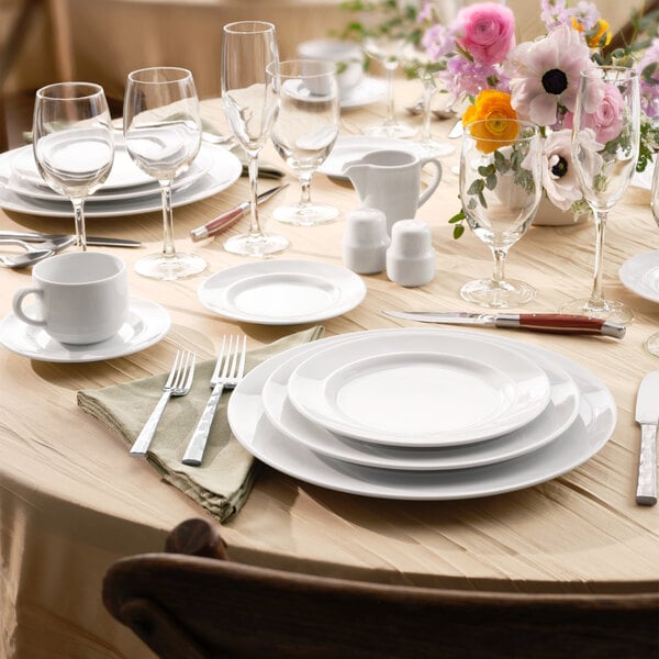 Reserve by Libbey Parisian 10 1/4" Round Porcelain Coupe Plate - 12/Case