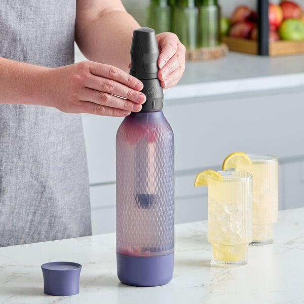 iSi Twist'N Sparkle Virtuoso 1 Liter Lilac Sparkling Beverage System 10951401