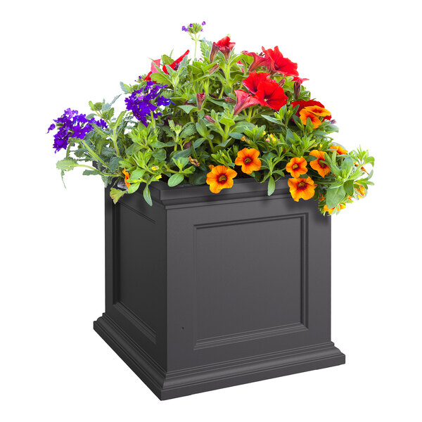 Mayne Fairfield 24" x 24" x 24" Square Graphite Gray Polyethylene Planter