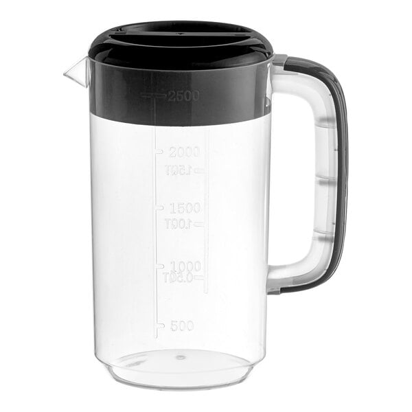 A clear polypropylene beverage pitcher with a black lid and handle, featuring measurement markings up to 2500 ml.