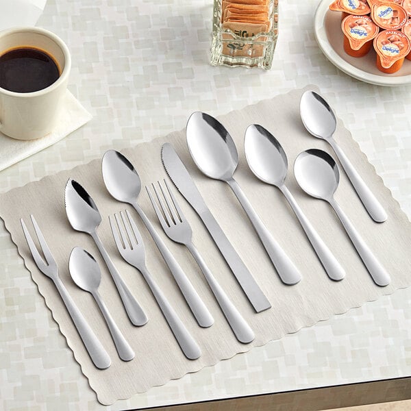 Choice Windsor 8 3/8" Stainless Steel Dinner Knife - 60/Case