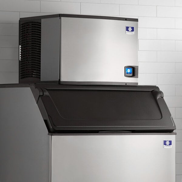 Manitowoc IYP0600A-261 Indigo NXT iP0600 30" Air-Cooled Half Dice Cube Ice Machine - 672 lb., 208-230V, 1 Phase