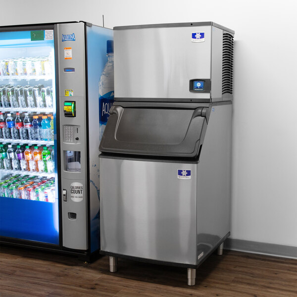 Manitowoc IDP0500W-161 Indigo NXT iP0500 30" Water-Cooled Full Dice Cube Ice Machine - 496 lb., 115V, 1 Phase